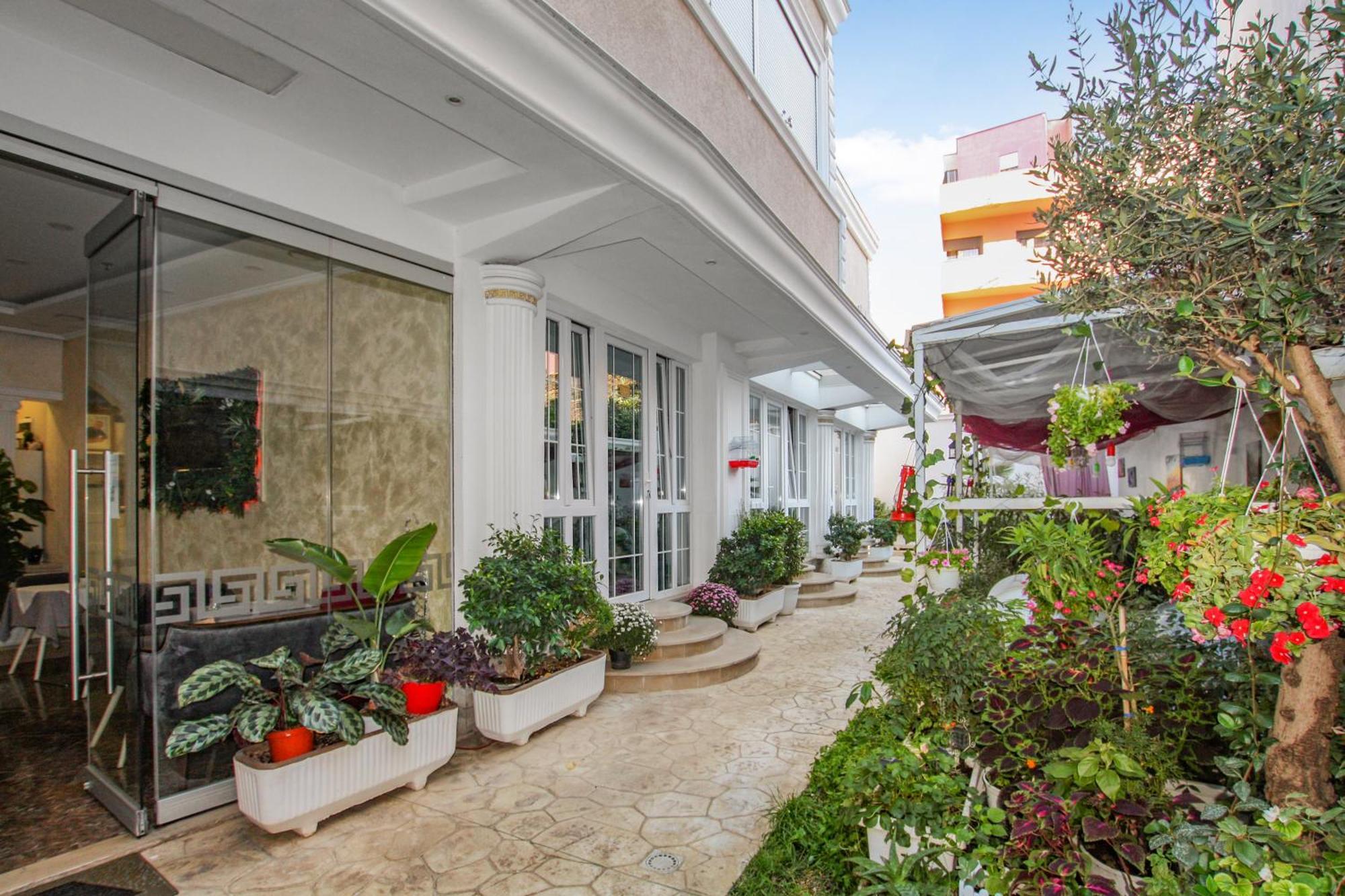 Rezidence Tredi City Center Тирана Экстерьер фото
