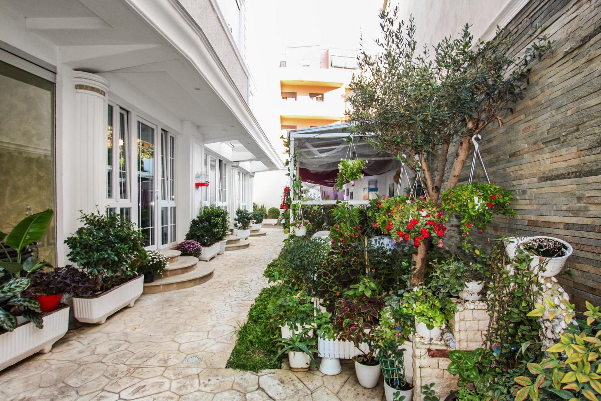 Rezidence Tredi City Center Тирана Экстерьер фото